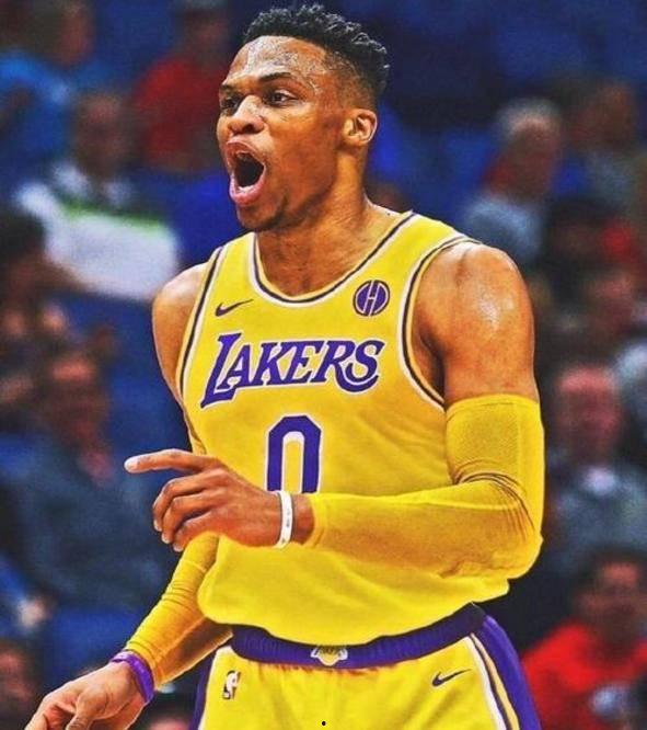 詹姆斯爆料霍华德视频,揭秘背后真相  第3张