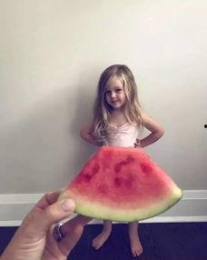 网红吃瓜和朋友比大小,朋友比大小，谁才是瓜王之王？  第3张